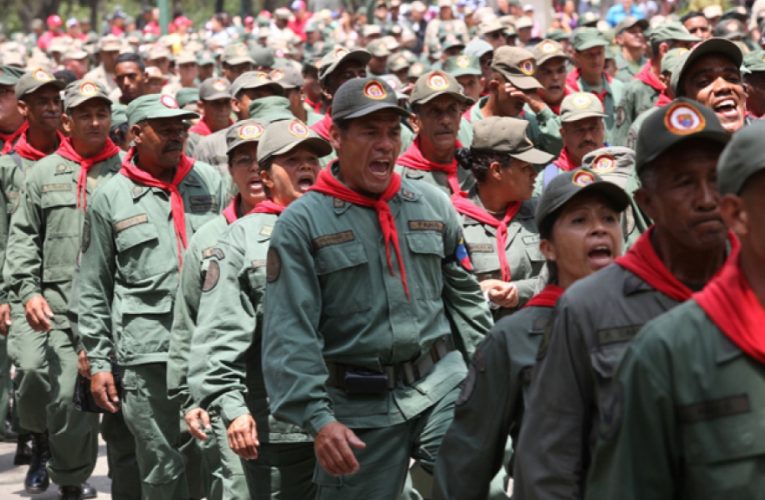 Venezuelans risk arrest from Socialist Guard for buying unregulated food